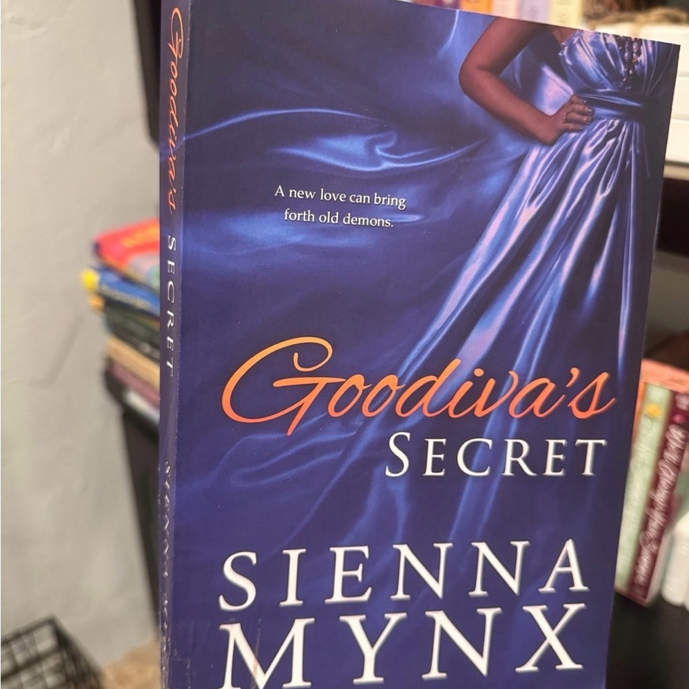 Paperback book bundle - Picture 4 of 9